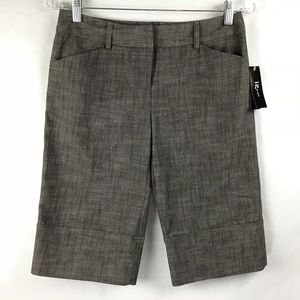 IZ Byer Women’s Junior’s  Size 7 Career Shorts